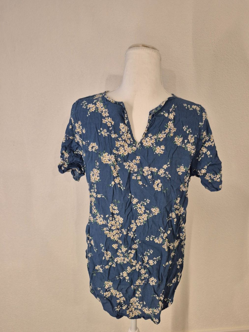 H&M Chemisiers: Bluse hellblau, GP & J Baker x H&M Collection, Grösse 42 – D'occasion à La Neuveville par Vestiaire_2011 2