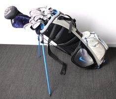 Ein Golf Set mit Tasche von Nicke