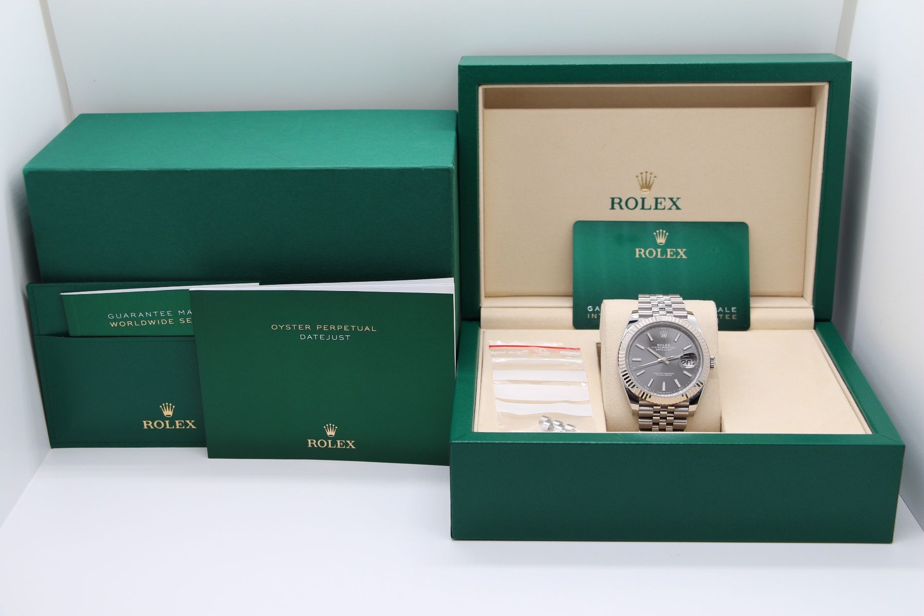 Rolex Orologi: Rolex Datejust 41 Grey Jubilee Ref. 126334, Full-Set 1. Hand – Usato da Zug venduto da eMDi_Collection 8