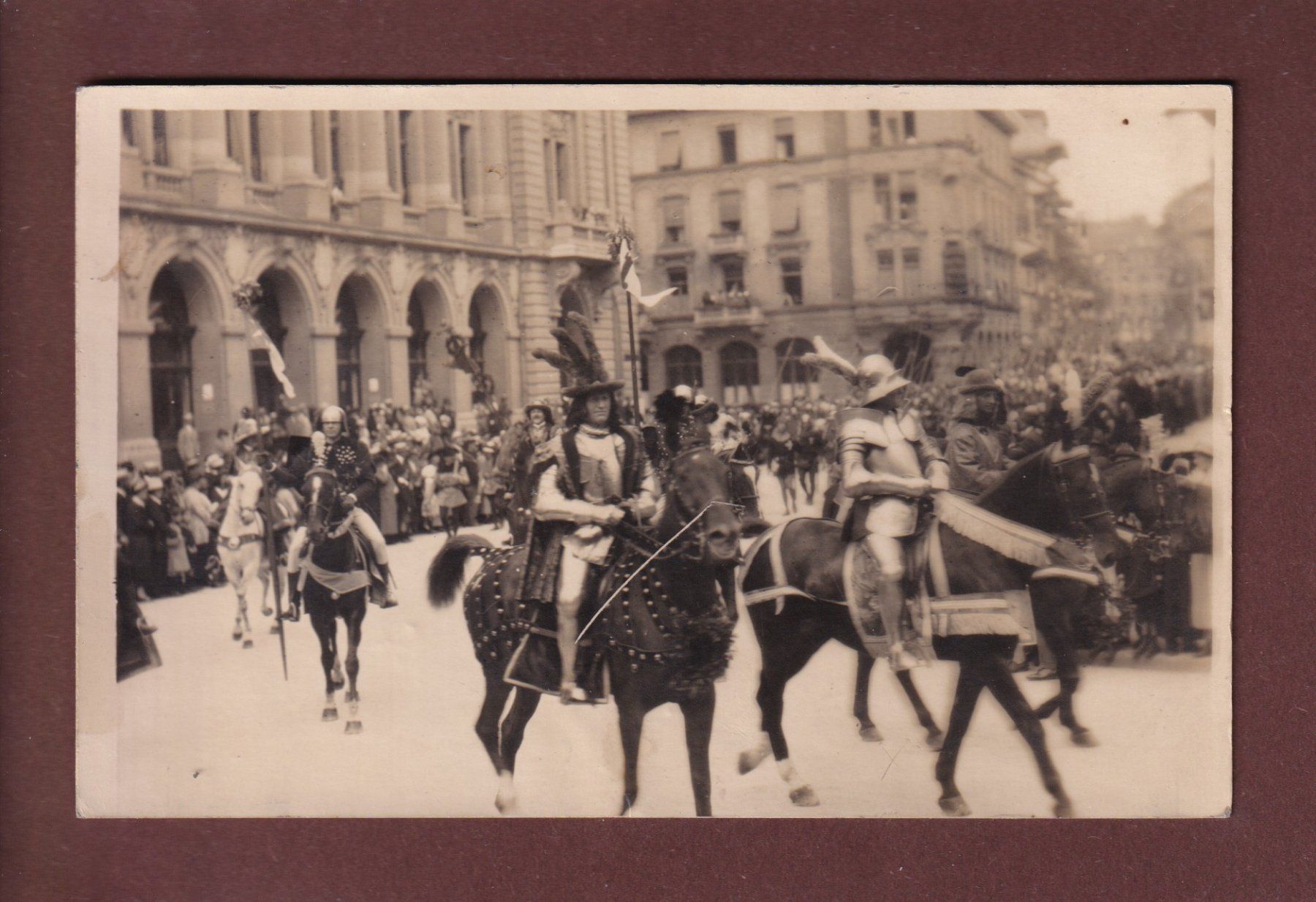 Cartoline postali: Foto - BERN - Bubenberg - Schützenfest - 1924 – Usato da Pully venduto da nicecards