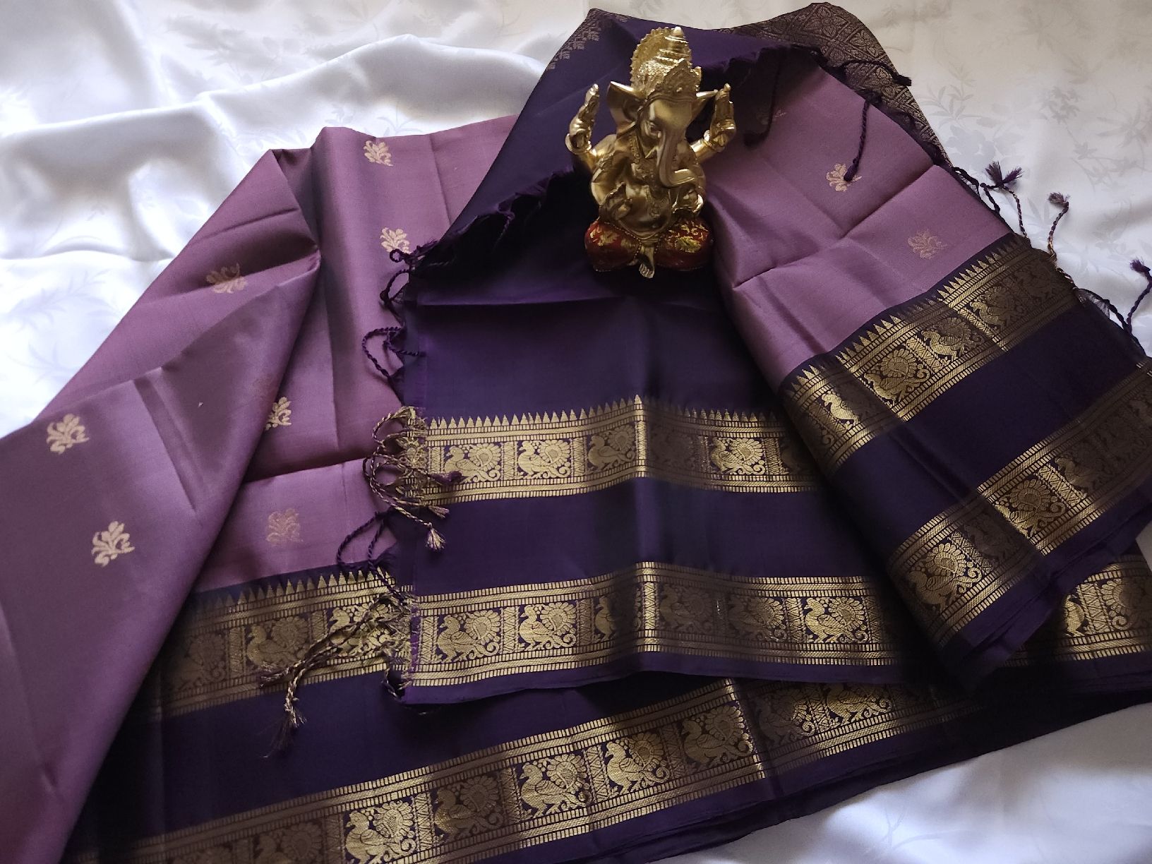 Vestiti: Pure soft silk saree NEW – Nuovo e nell'imballaggio originale da Les Acacias venduto da minnie6 2