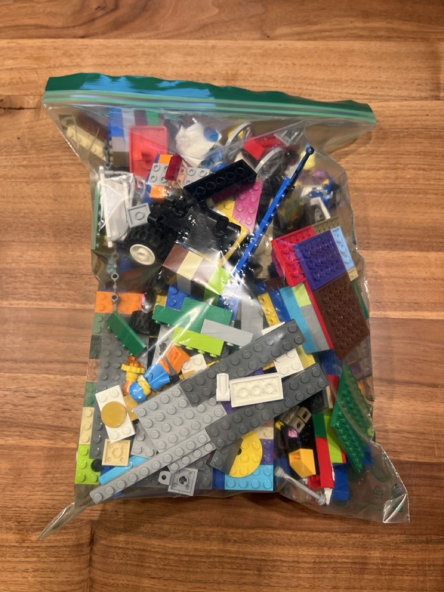 Lego Kit di costruzioni: Bag of assorted Lego bricks and baseplates – Usato da Zürich venduto da JuneBaby12 1