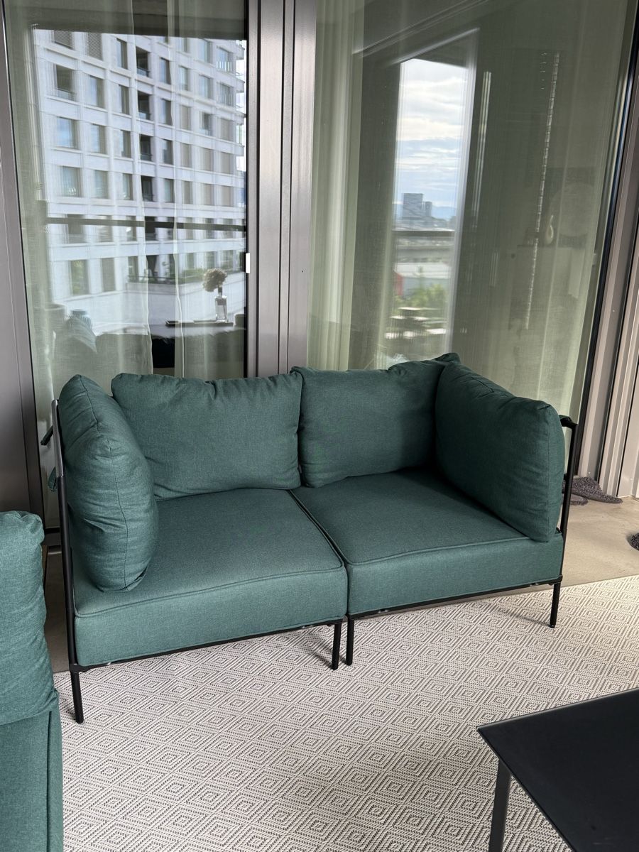 Sofas: 2 + 1 Garten Set: 2x 2-Seater Sofa + Coffee Table – D'occasion à Zürich par Du_9w2w 1