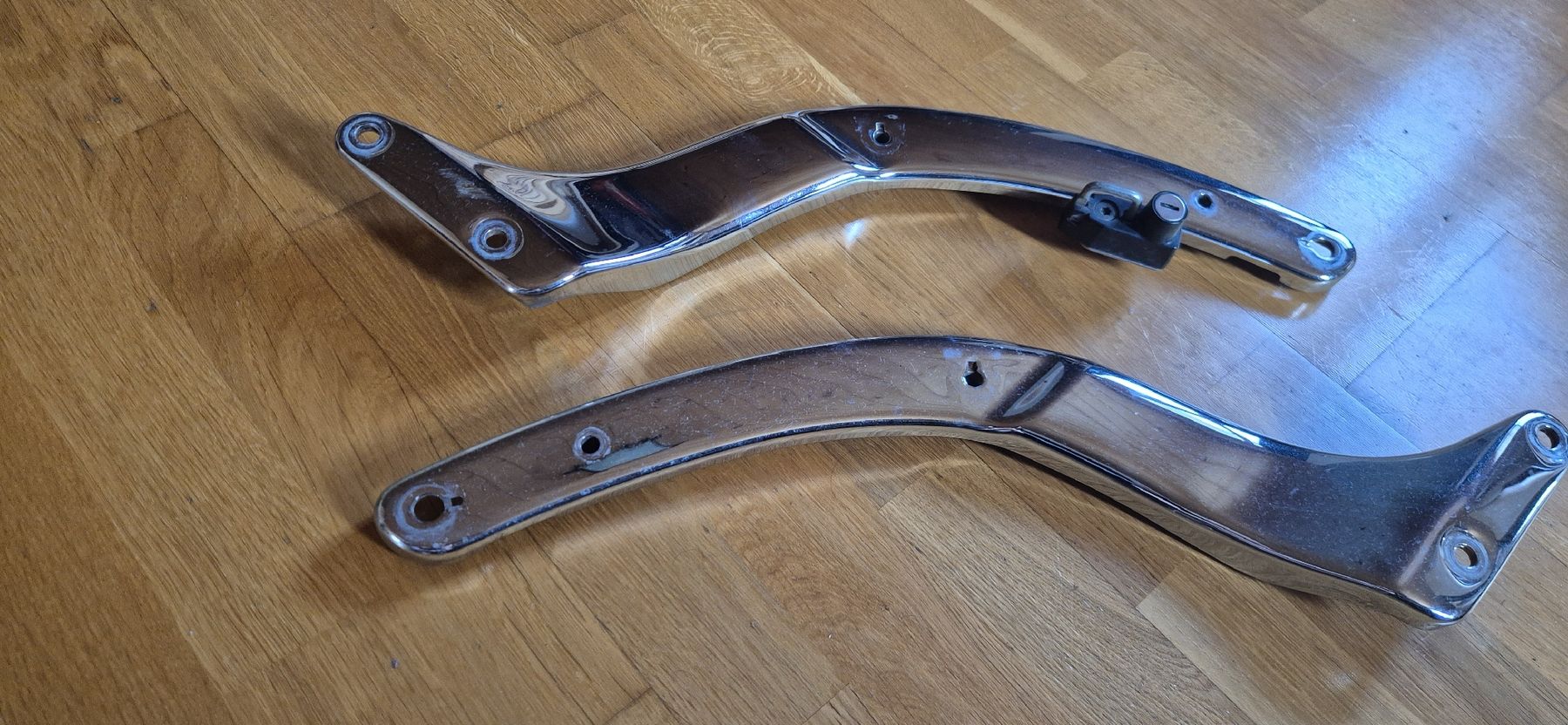 Yamaha Tutti i ricambio per moto: Heckfender Halterung Yamaha XVS 650 Orginal – Usato da Seewis-Pardisla venduto da Dyamii 1