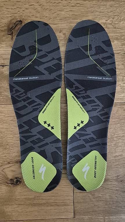 Specialized Herrenschuhe: Fahrrad Einlegesohlen Specialized body geometry 42/43 – Gebraucht aus Oberkirch von frasat