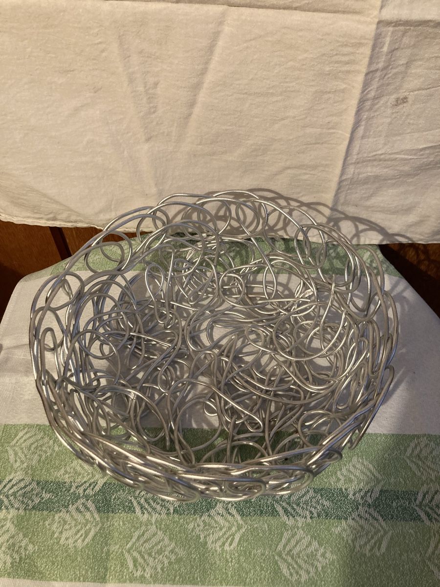 Alessi Schalen: Alessi Früchte Schale silbern unbenutzt – Gebraucht aus Frick von Freiwillig39