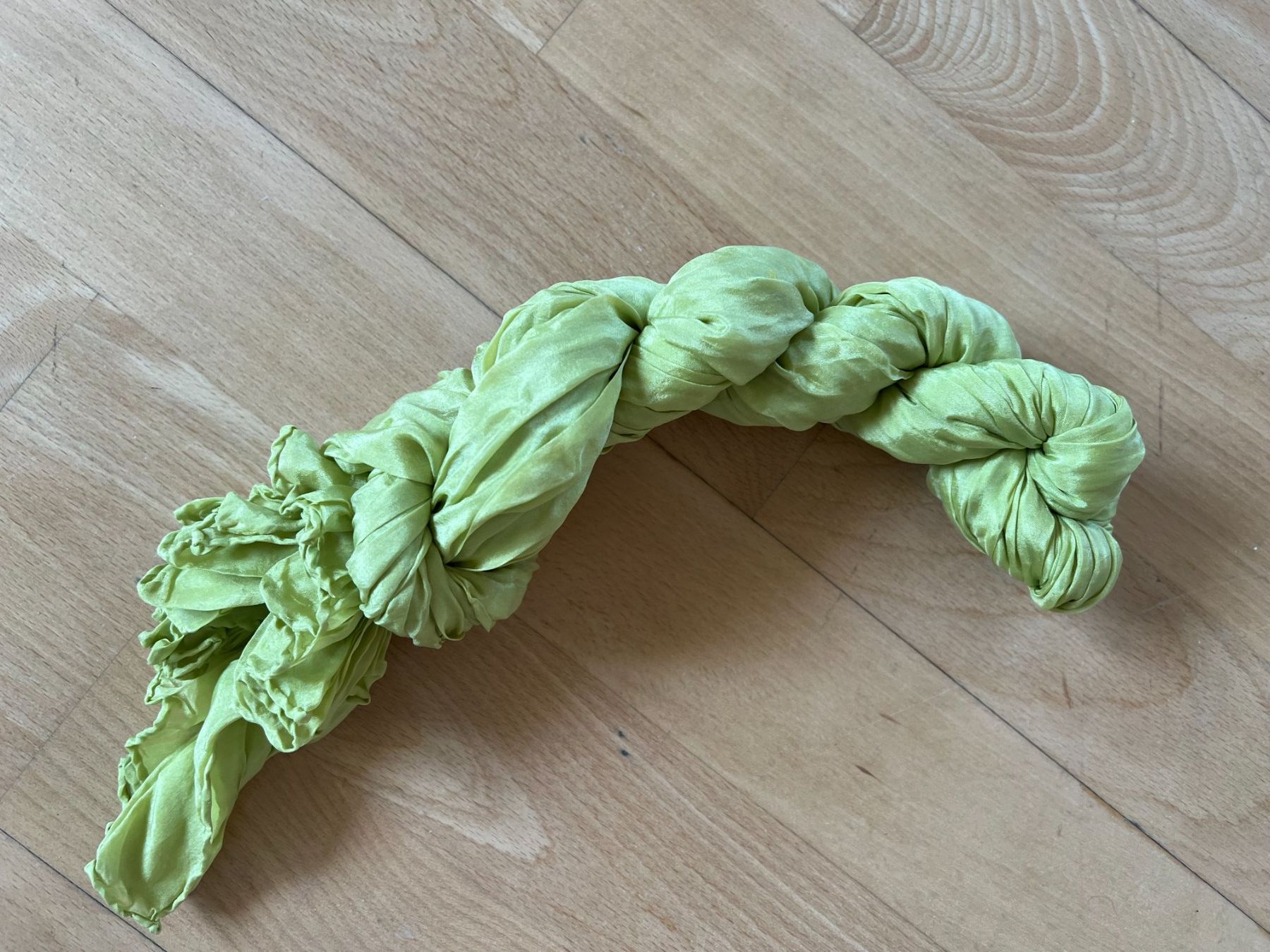 Colora Foulard & Sciarpe: Colora Schal, 100% Seide, Hellgrün, NEU – Nuovo (secondo la descrizione) da Worb venduto da farben20zauber 3