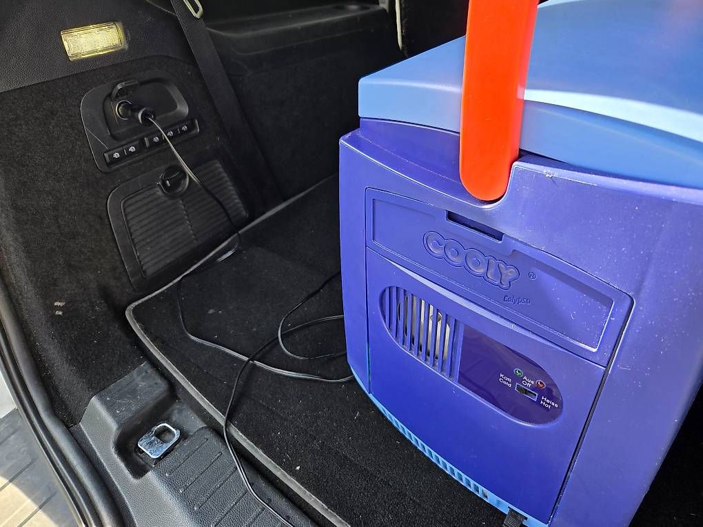 Frigoriferi & Refrigeratori: WAECO Kühlbox COOLY Calypso – Usato da Muri AG venduto da pizza73 2