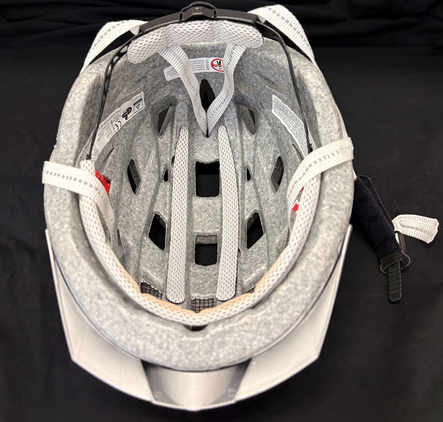 Uvex Caschi: Velohelm UVEX – Usato da Zürich venduto da Drahtzug 2
