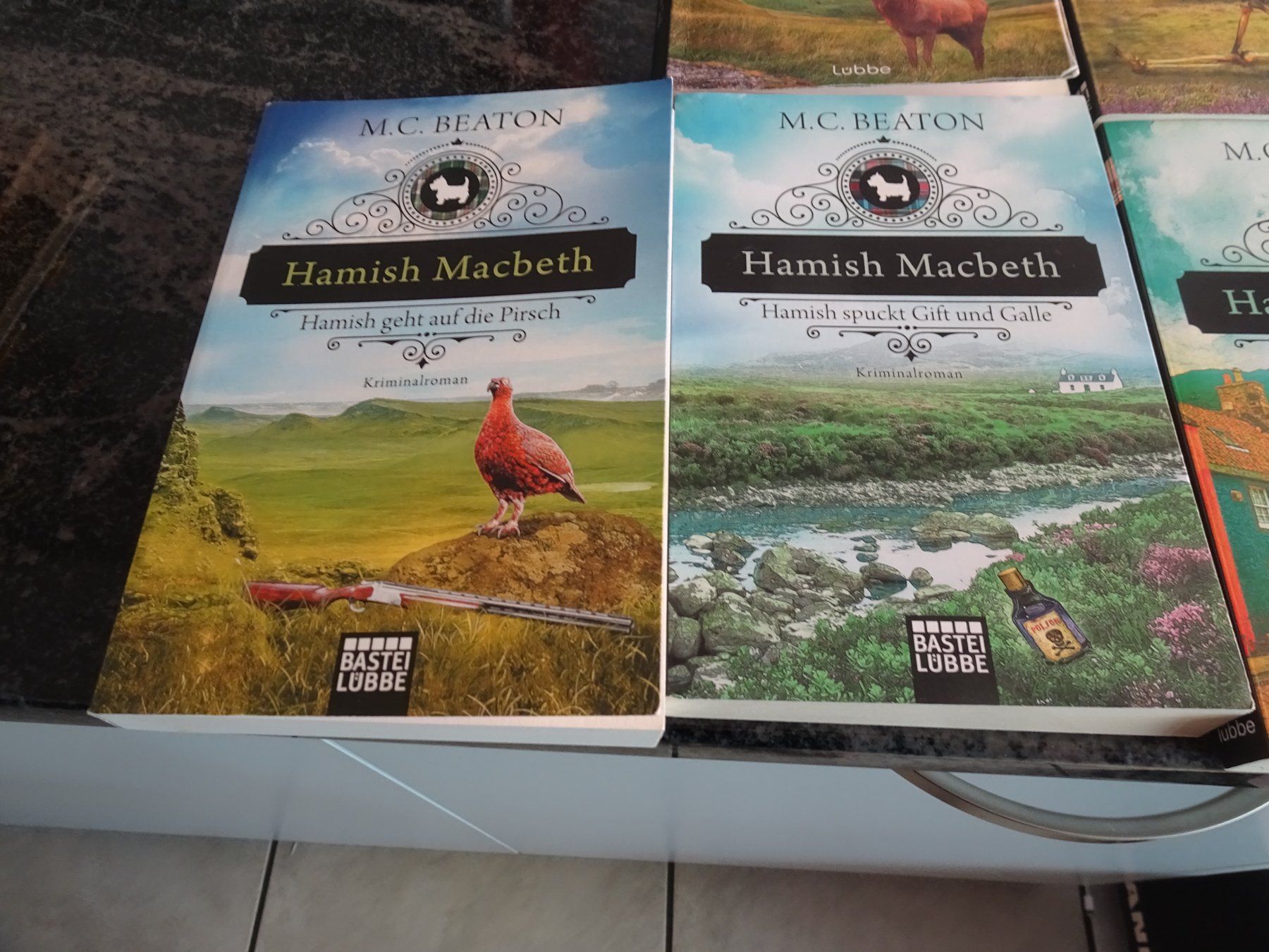 Libri: 7x  M.C. Beaton Hamish Macbeth Krimis MA – Usato da Zürich venduto da Roulet 1