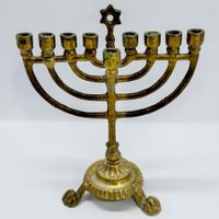 Superbe Ménorah  / chandelier Hanoucca ancien en bronze