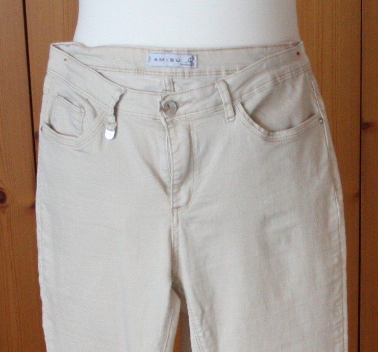 Pantaloni: Hose AMISU vanillefarben Gr. 42 – Usato da Flüelen venduto da Diversicum-Curvy 1