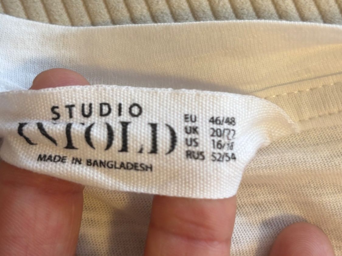 T-shirt: Studio Untold Shirt 100% Baumwolle – Usato da St. Margrethen SG venduto da dijanaO 6