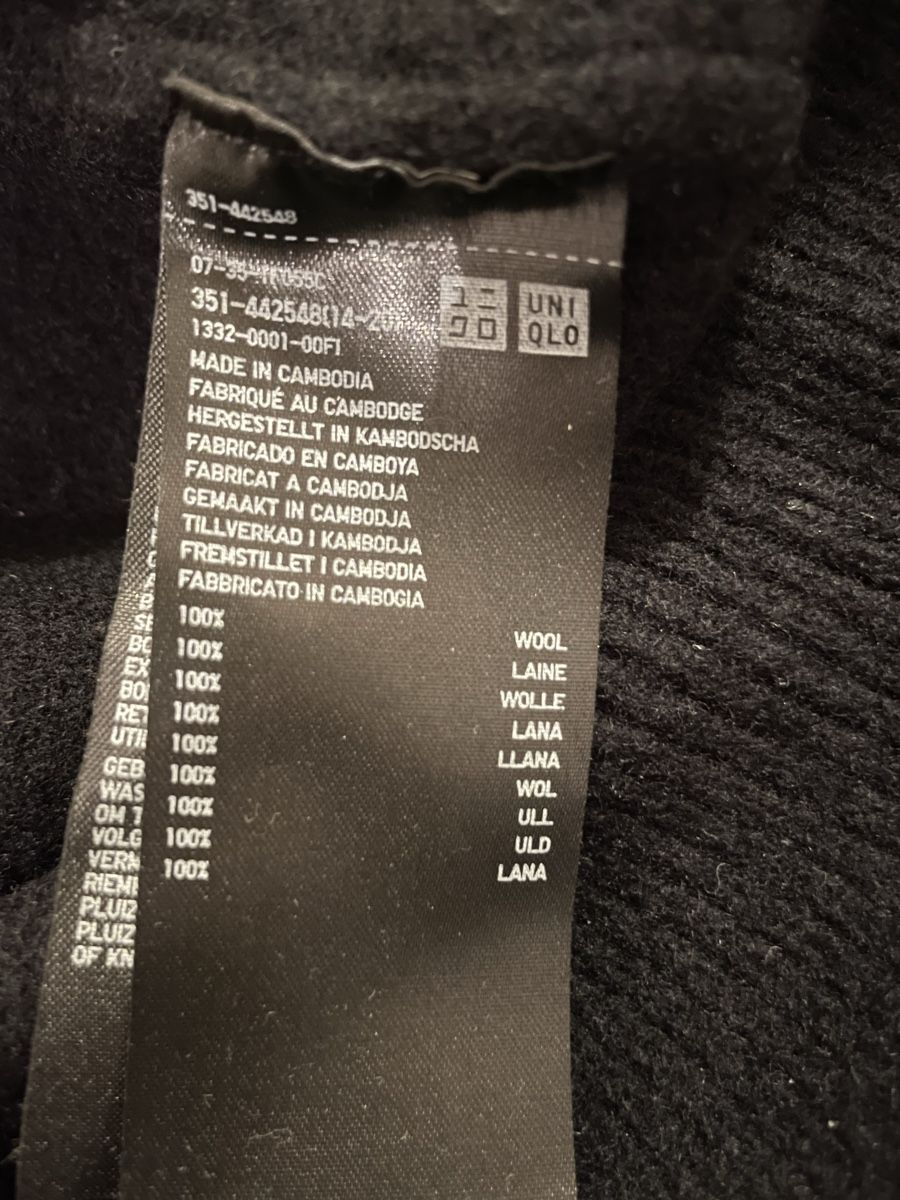 Maglioni & Felpe: Uniqlo Rollkragenpullover, schwarz, Grösse S, Wolle – Usato da Basel venduto da car_bgg7 2