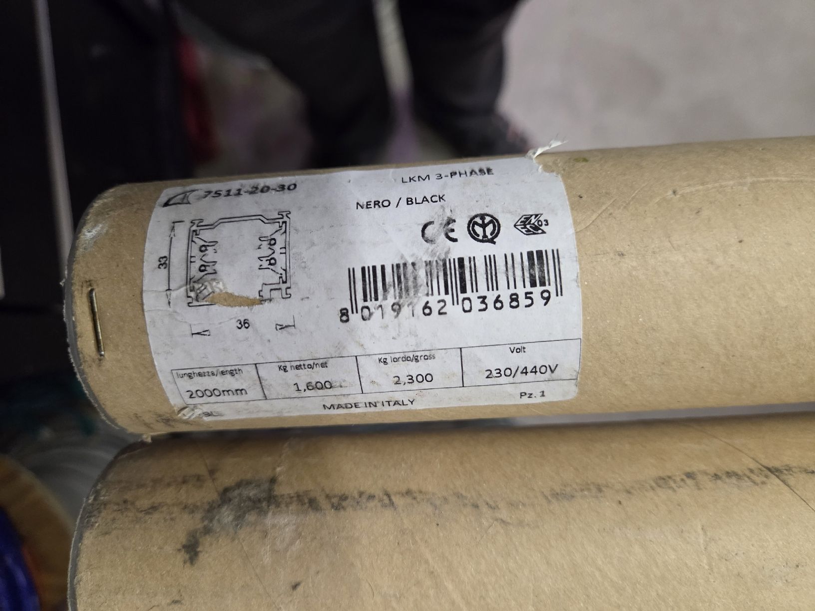 Lampes: LKM 3-Phasen Stromschiene schwarz 2000mm IVELA – Neuf avec emballage d'origine à Zürich par eymen20