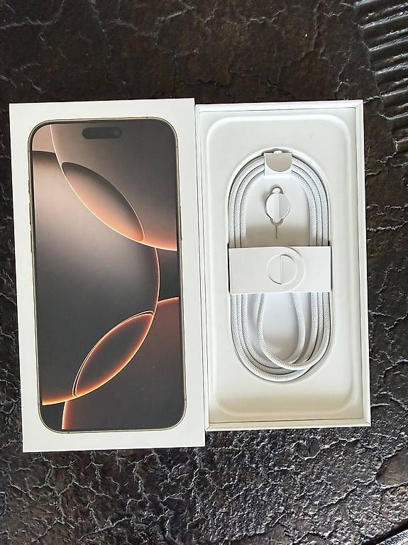 Apple Handys / Smartphones: iPhone 16 Pro Max 256 Go - À vendre – Gebraucht aus Chêne-Bougeries von Alaia04 4