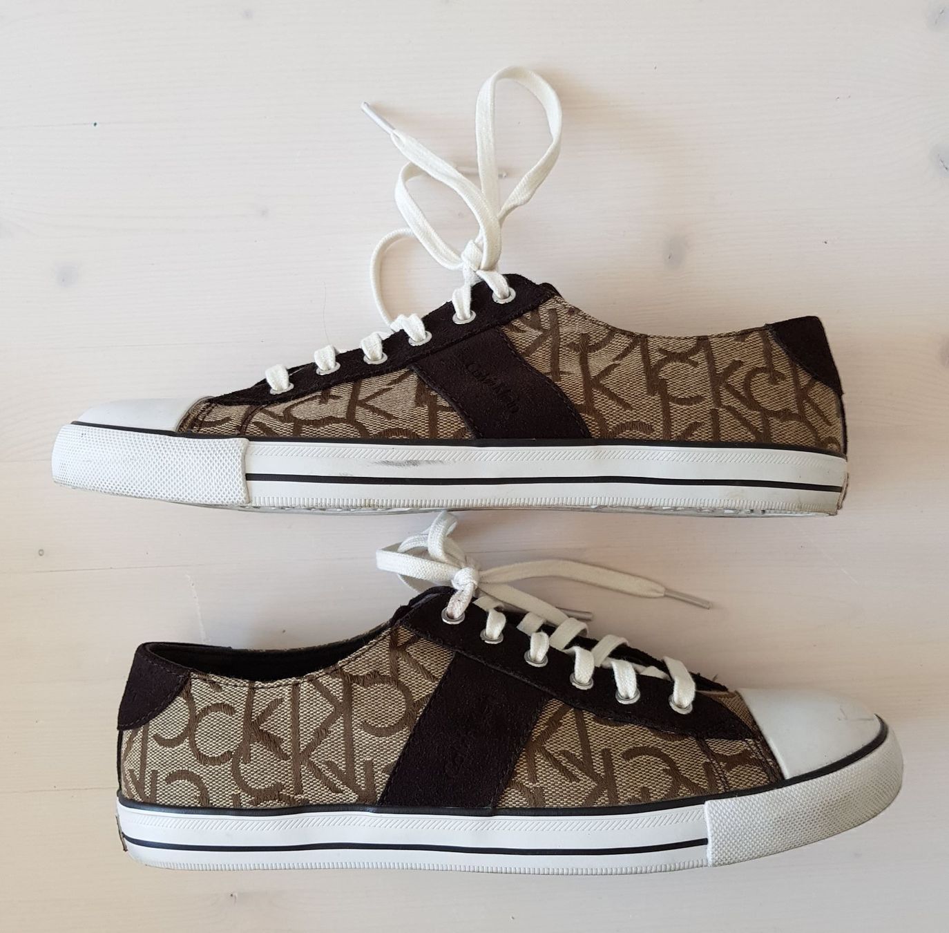 Calvin Klein Scarpe da uomo: Braune Calvin Klein Turnschuhe, Gr. 41 – Usato da St. Erhard venduto da Saskia0 2