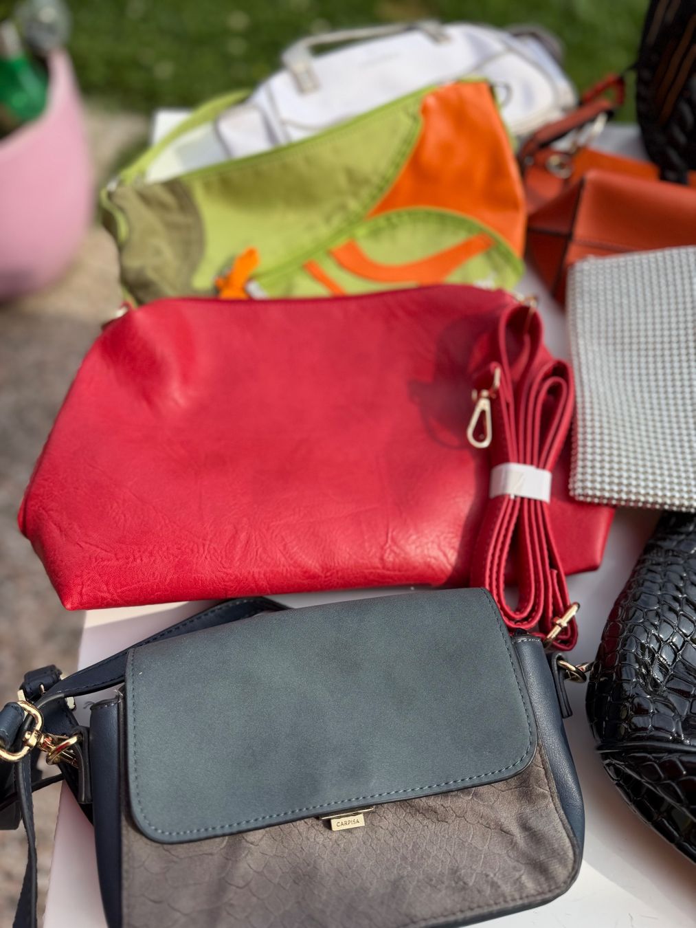 Borse da donna: Tasche Paket auch mit Neu ab fr. 1.00 – Usato da Cugnasco venduto da tizianaq 1