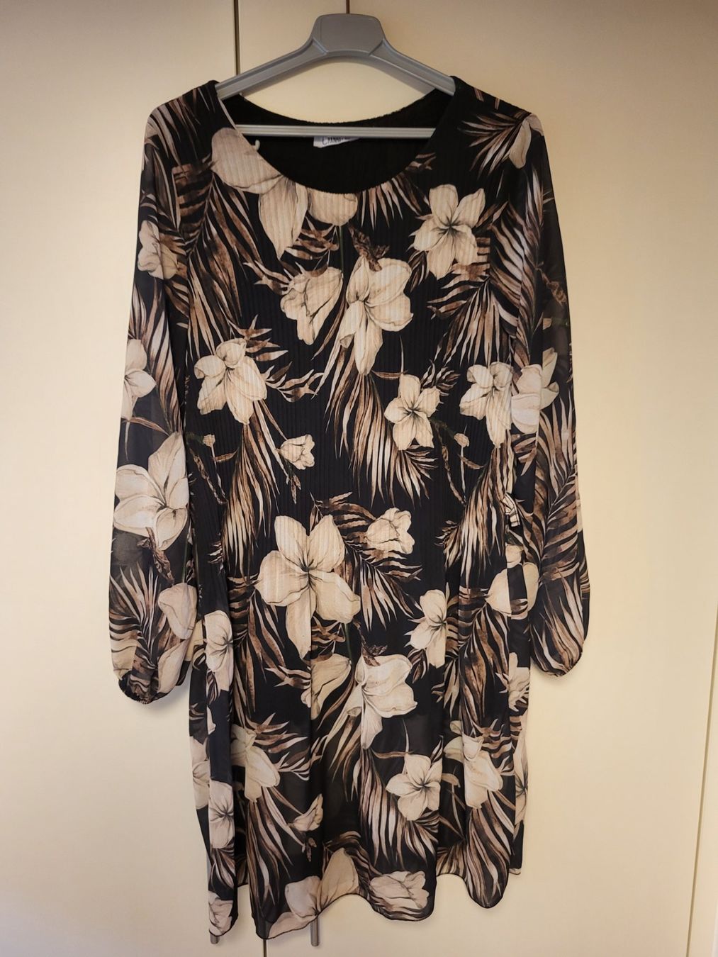 Kleider: Short dress – Gebraucht aus Zermatt von msz_nb9h