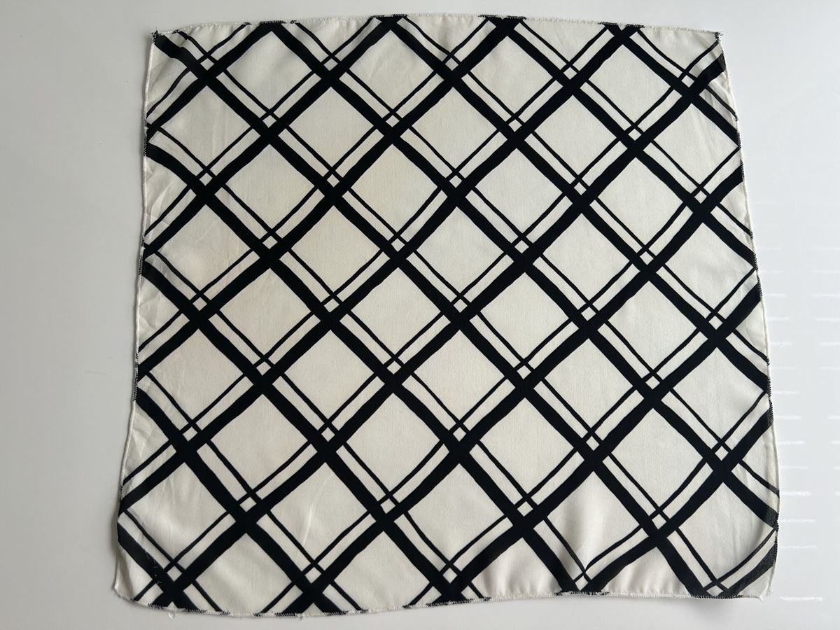 Foulards, Tücher & Schals: Scarf with Checked Pattern Black White New – Neu (gemäss Beschreibung) aus Saland von ele_vc96