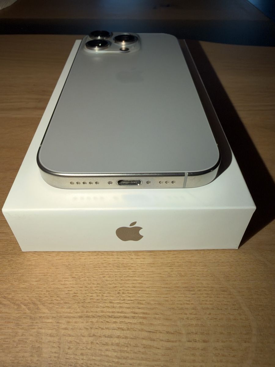 Apple Telefoni cellulari / Smartphones: iPhone 16 Pro 128GB – Usato da Steffisburg venduto da Newcomer666 2