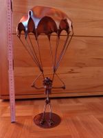 Deco Fallschirmspringer aus Eisenwaren
