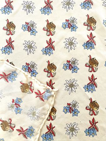 Elegantes Seidentuch – zeitlos & vielseitig kombinierbar
