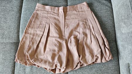 Massimo Dutti Shorts, size 40, pleated, Summer Ready!