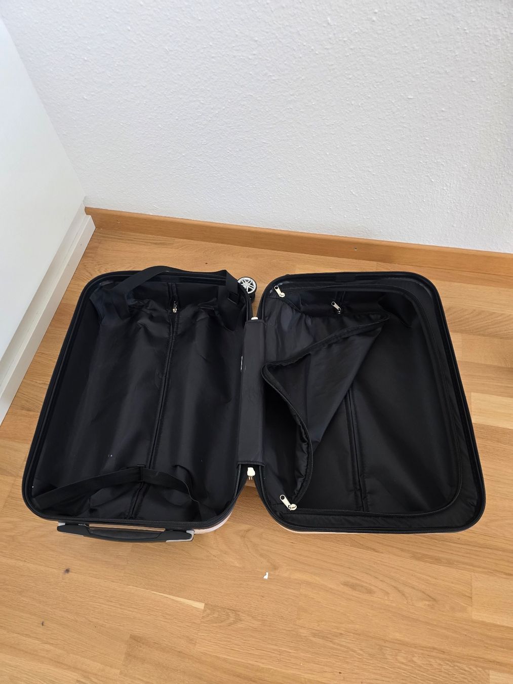 Valises de voyage: Reisekoffer – D'occasion à Fischbach-Göslikon par roger301272 2