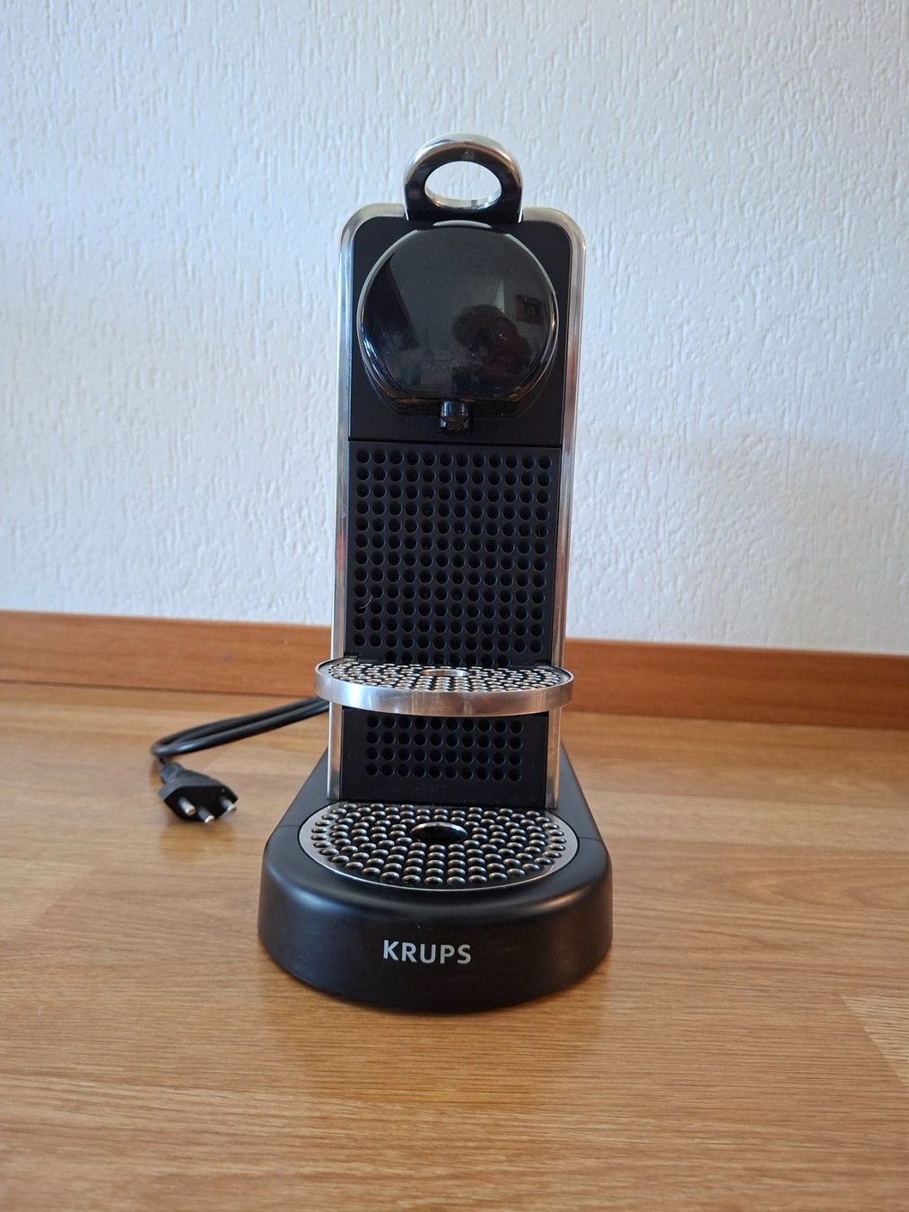 Nespresso Kaffeemaschinen & Espressomaschinen: Nespresso Citiz Kaffeemaschine – Gebraucht aus Dübendorf von Rinri 2