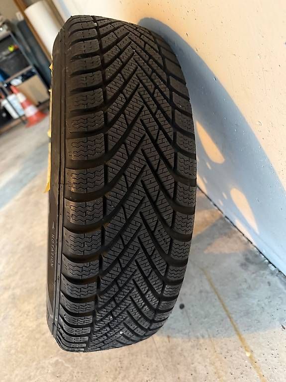 Pirelli Pneus & Kompletträder: Winterreifen Pirelli – Gebraucht aus Hendschiken von giuliavena 1