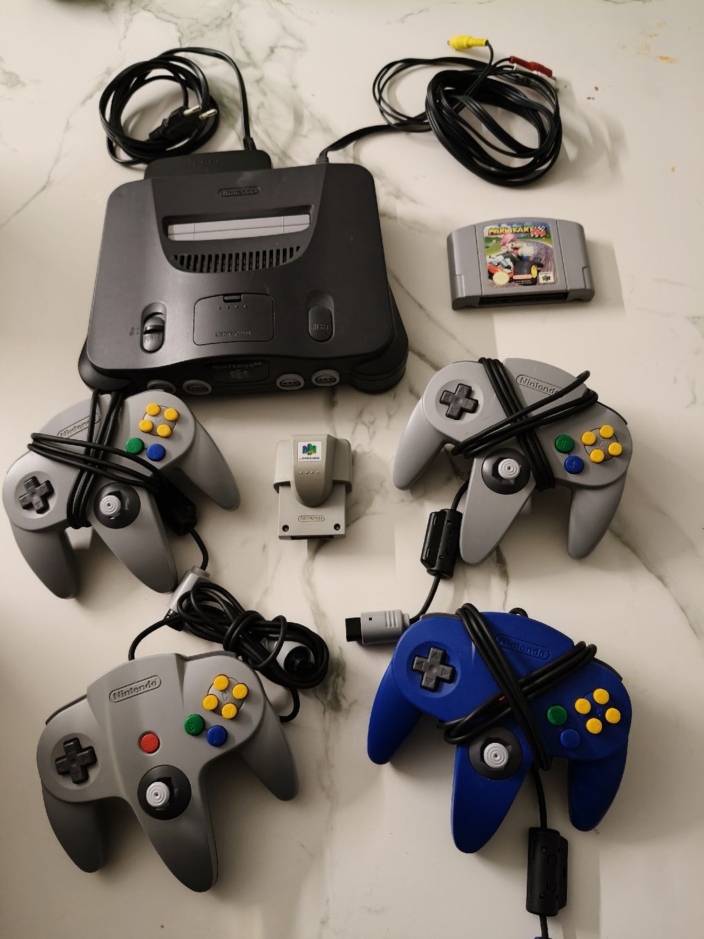 Nintendo Konsolen: Nintendo 64 Konsole mit 4 Controller & Mario kart Game – Gebraucht aus Oensingen von ece_8k7q 1