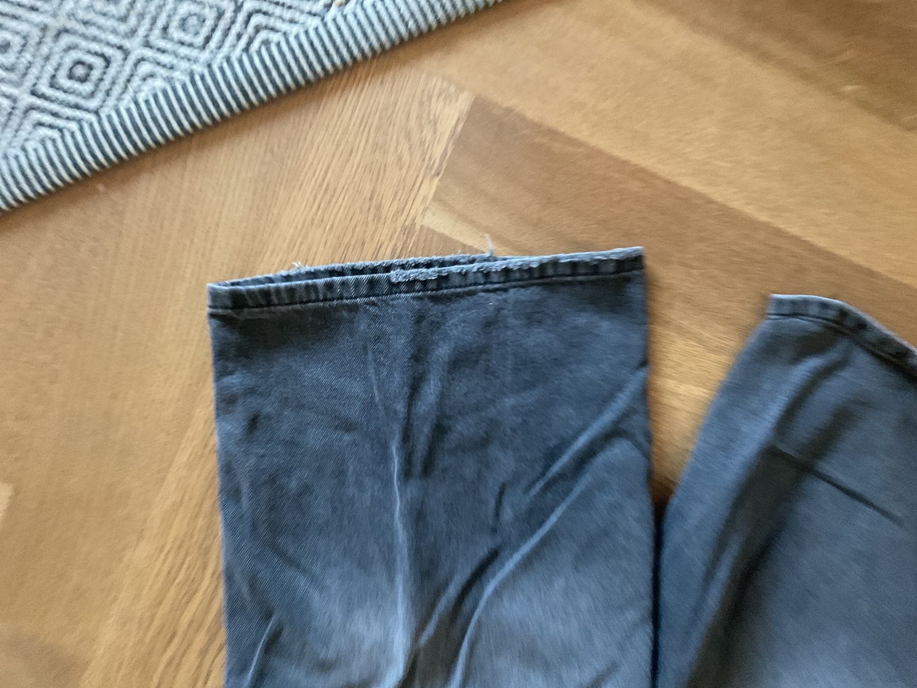 Bershka Jeans: Shorts Bershka Grau Grösse 36 Herren – Usato da Basel venduto da cme03 4