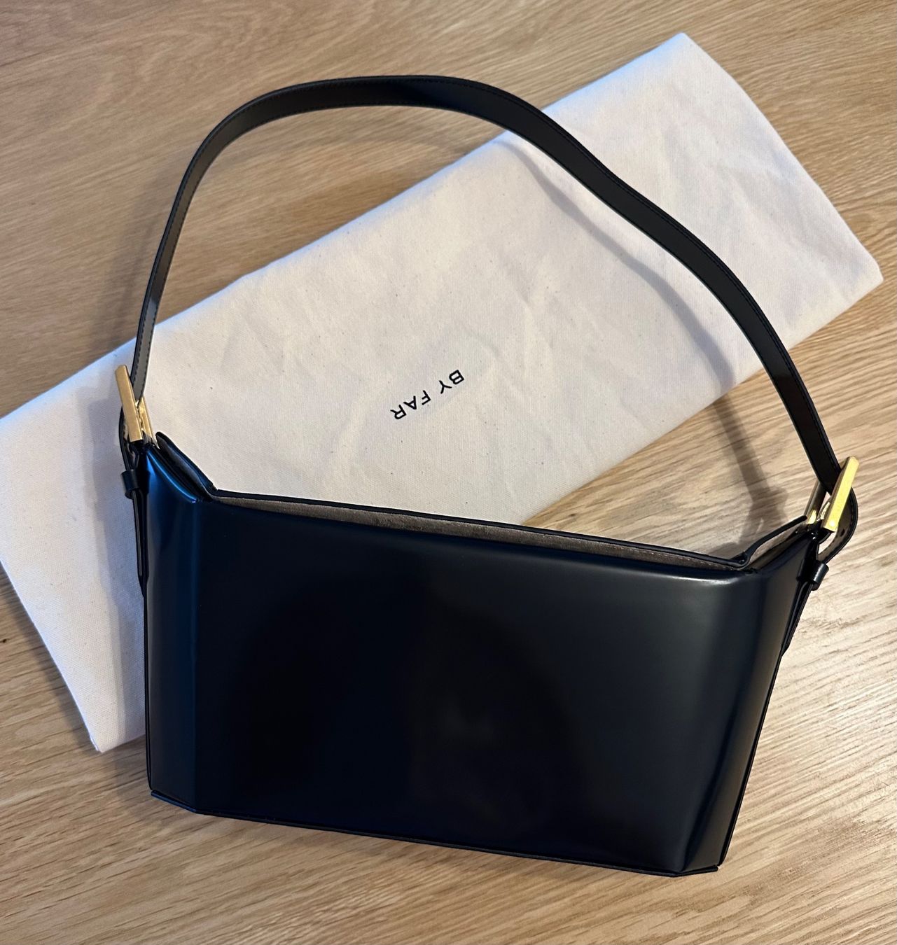 Borse da donna: BY FAR CELESTE Schultertasche aus Leder Damen – Nuovo e nell'imballaggio originale da Zürich venduto da kuz_9ghl 1
