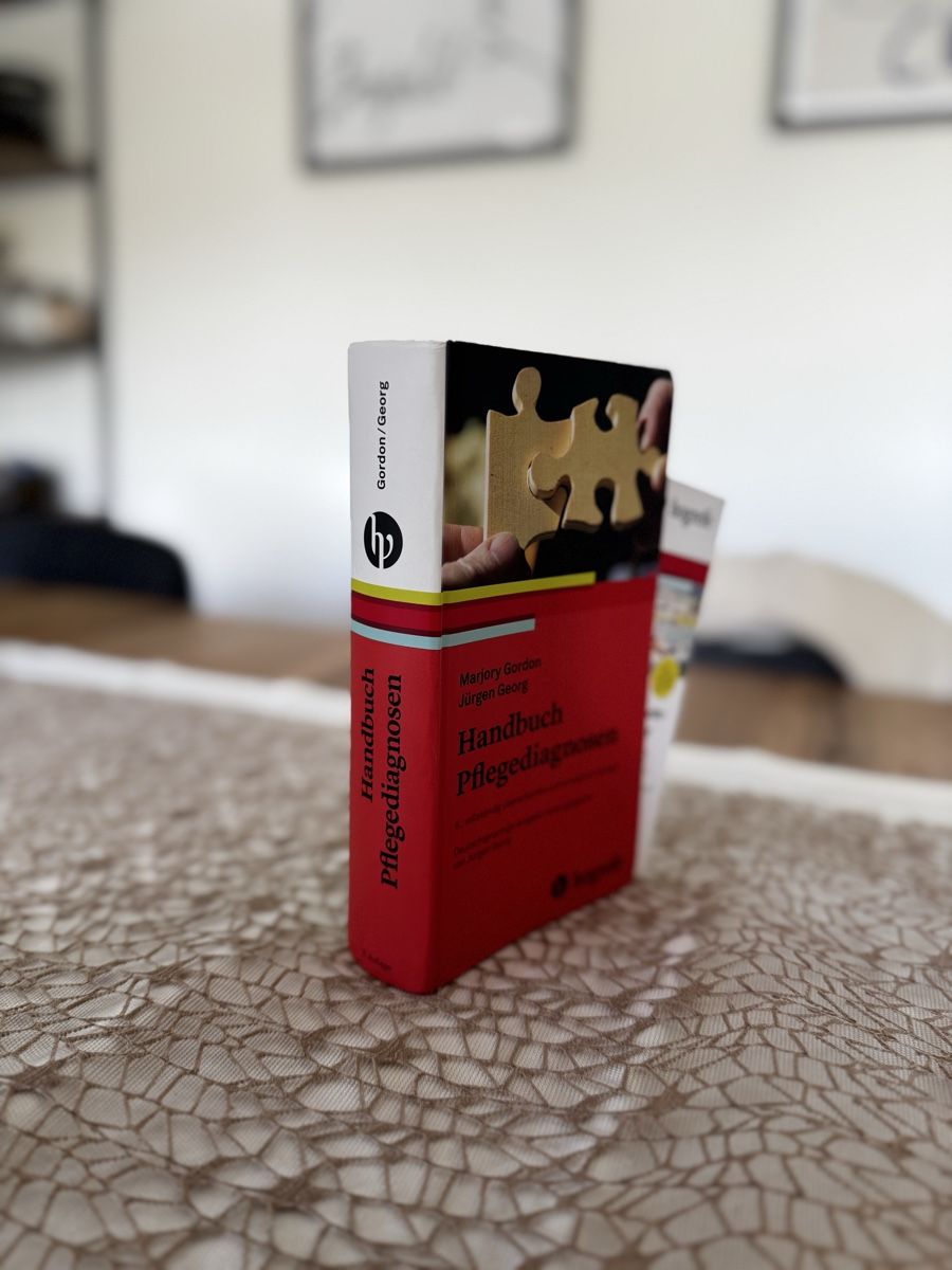 Libri: Handbuch Pflegediagnose hogrefe Verlag – Usato da Zürich venduto da Doeme1999 1
