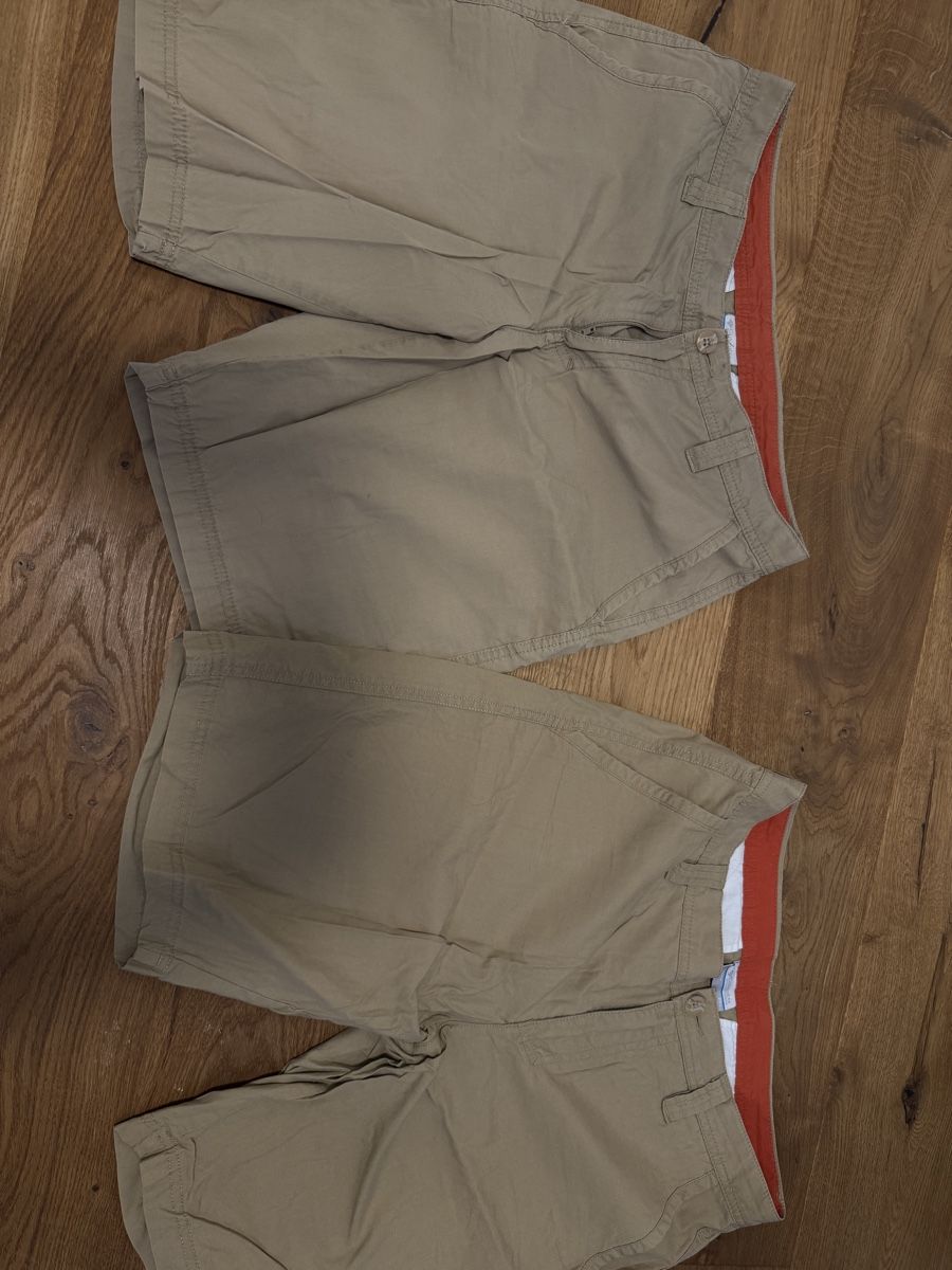 Columbia Pantalons: Columbia Khaki Shorts, Grösse 30 – D'occasion à Buchrain par Babyblau777