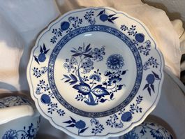 Posten Hutschentreuther Geschirr blauweiss 35 Teile Zwiebelm