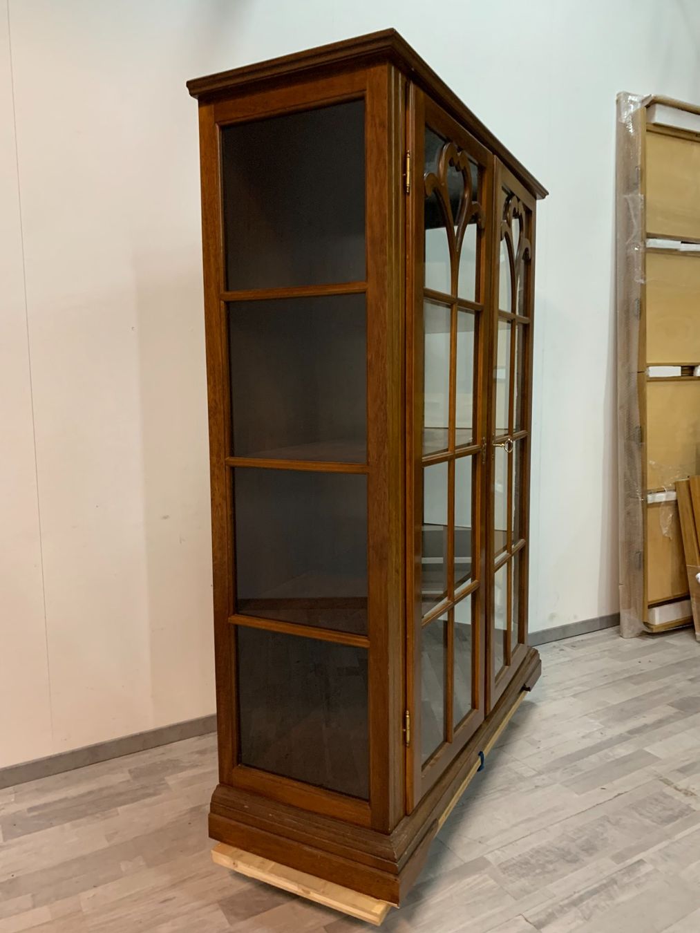 Vitrinen: Holzvitrine – Neu (gemäss Beschreibung) aus Zürich von ZuercherBrockenhaus 1