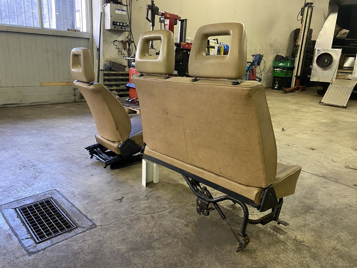 VW Alle Autoersatzteile: VW LT35 Sitze vorne **RAAR** Schnäppchen – Gebraucht aus Winterthur von  2