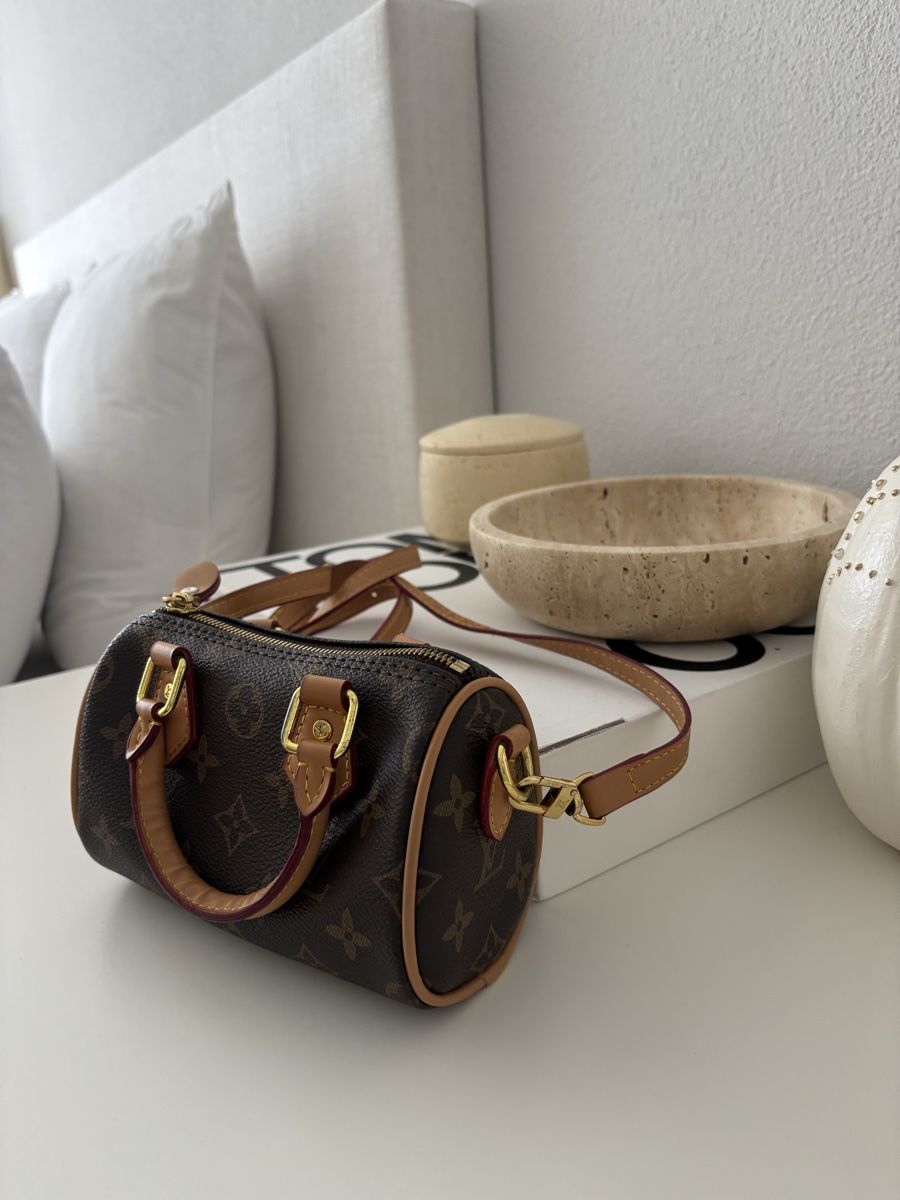 Taschen für Damen: Mini Brown Crossbody Bag – Gebraucht aus Horgen von len_qjz9 1
