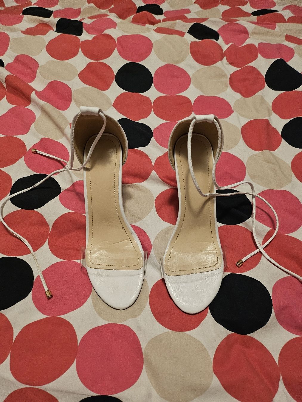 Scarpe da donna: Weisse Bindeschuhe gr 37 – Usato da Dietikon venduto da Eleda 1
