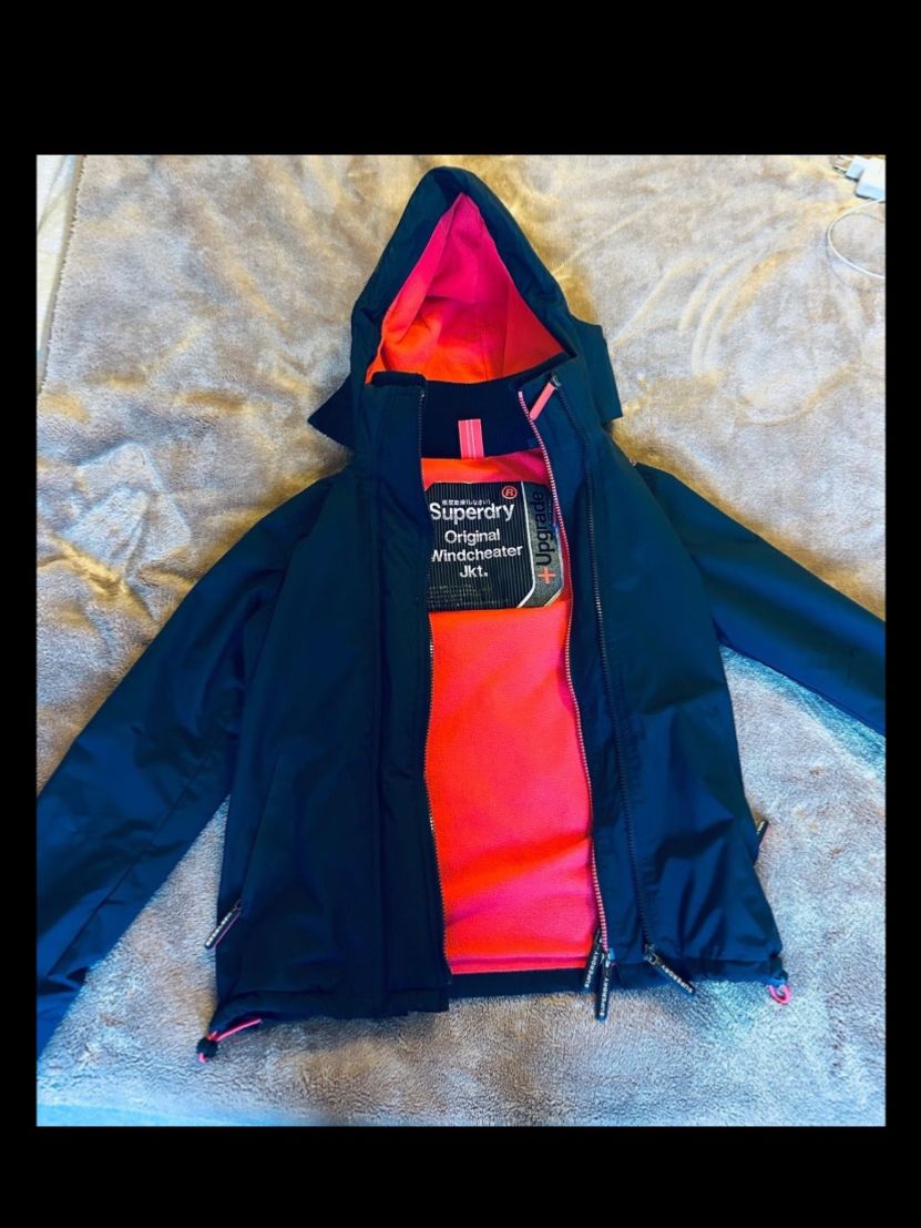 Superdry Giacche: Regenjacke Superdry Damen – Usato da Schliern b.Köniz venduto da Nikk0tin 2