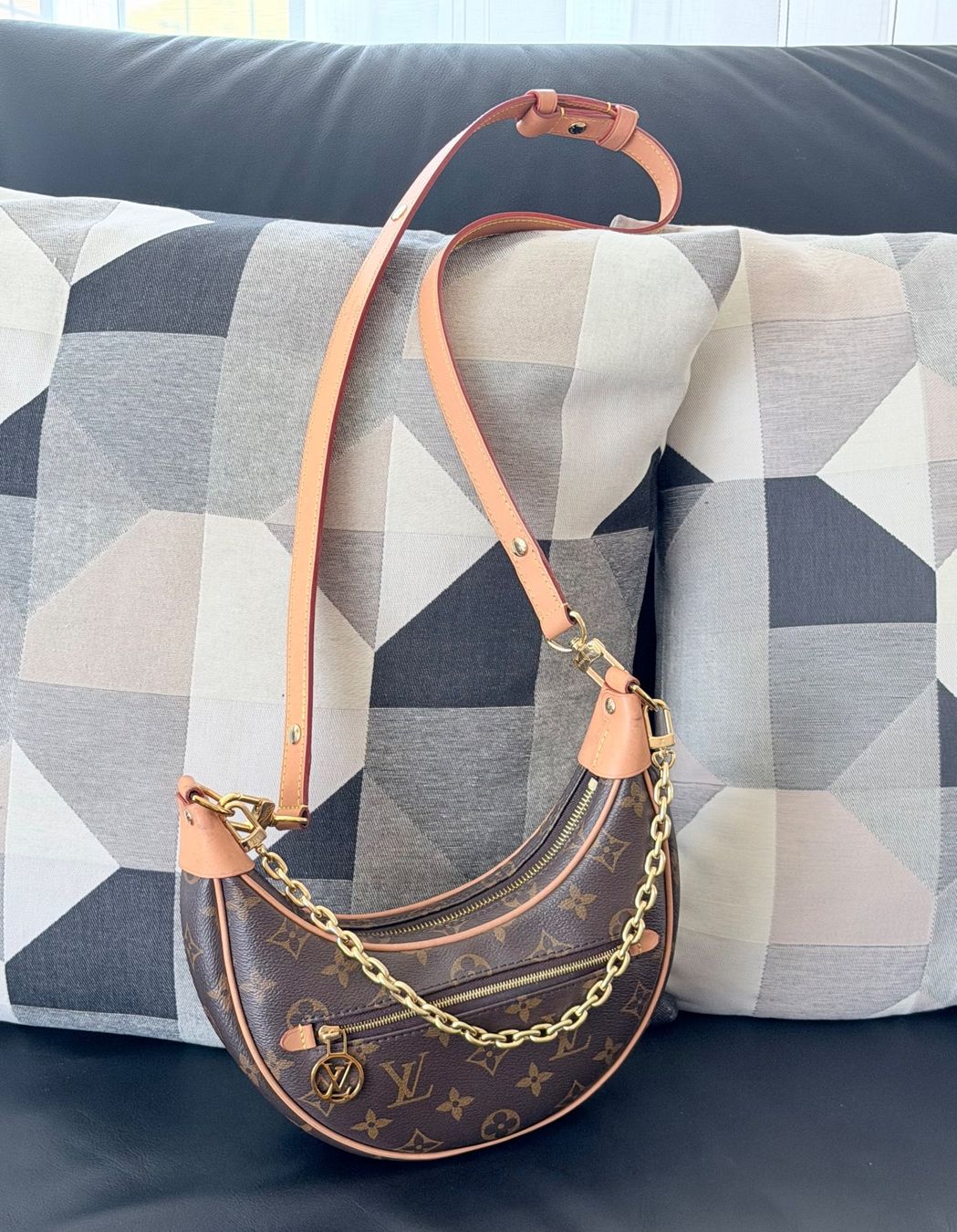 Louis Vuitton Borse da donna: Louis Vuitton Loop Bag – Usato da Reinach AG venduto da RobbisB 4