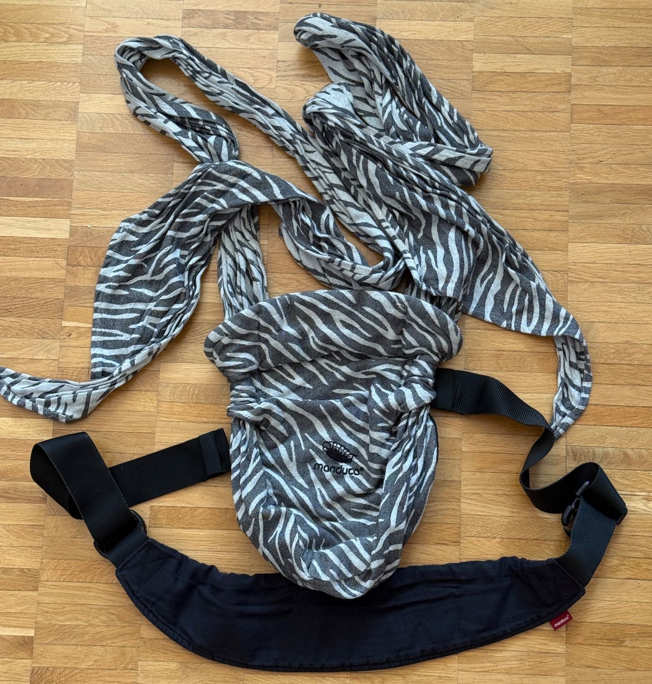 Manduca Porte-bébés ventraux & dorsaux: Babytrage Manduca Twist zebra – D'occasion à Aarau par NataSmirina 1