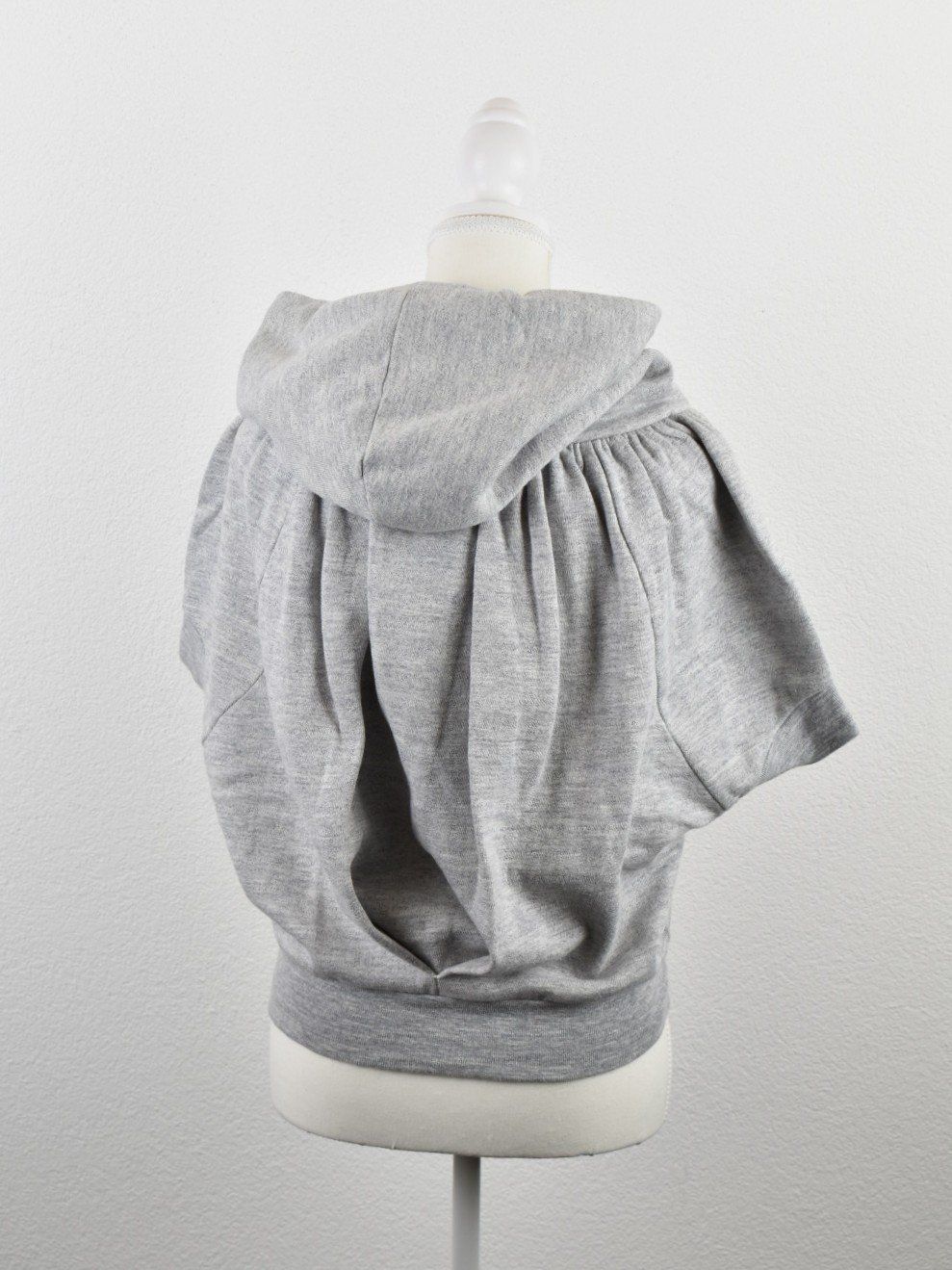 Dsquared2 Pulls & Sweat-shirts: Dsquared2 Cropped Pullover, grau, Gr.M – D'occasion à Nürensdorf par 2ND_STORY 3