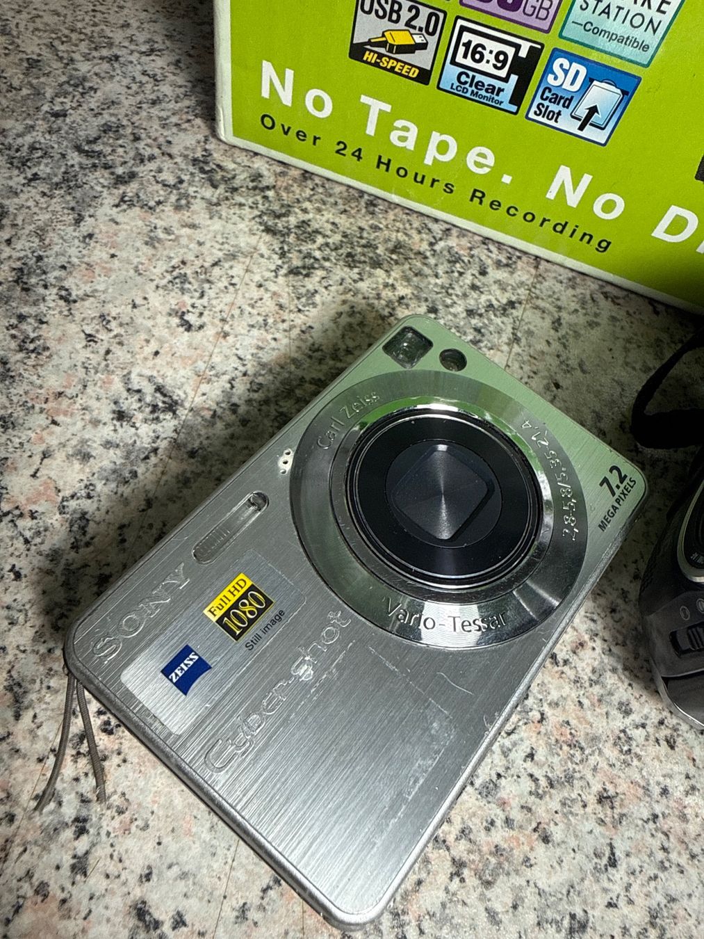 JVC Videocamere: Lot caméra appareil photo – Usato da St imier venduto da sav_bjf9 3