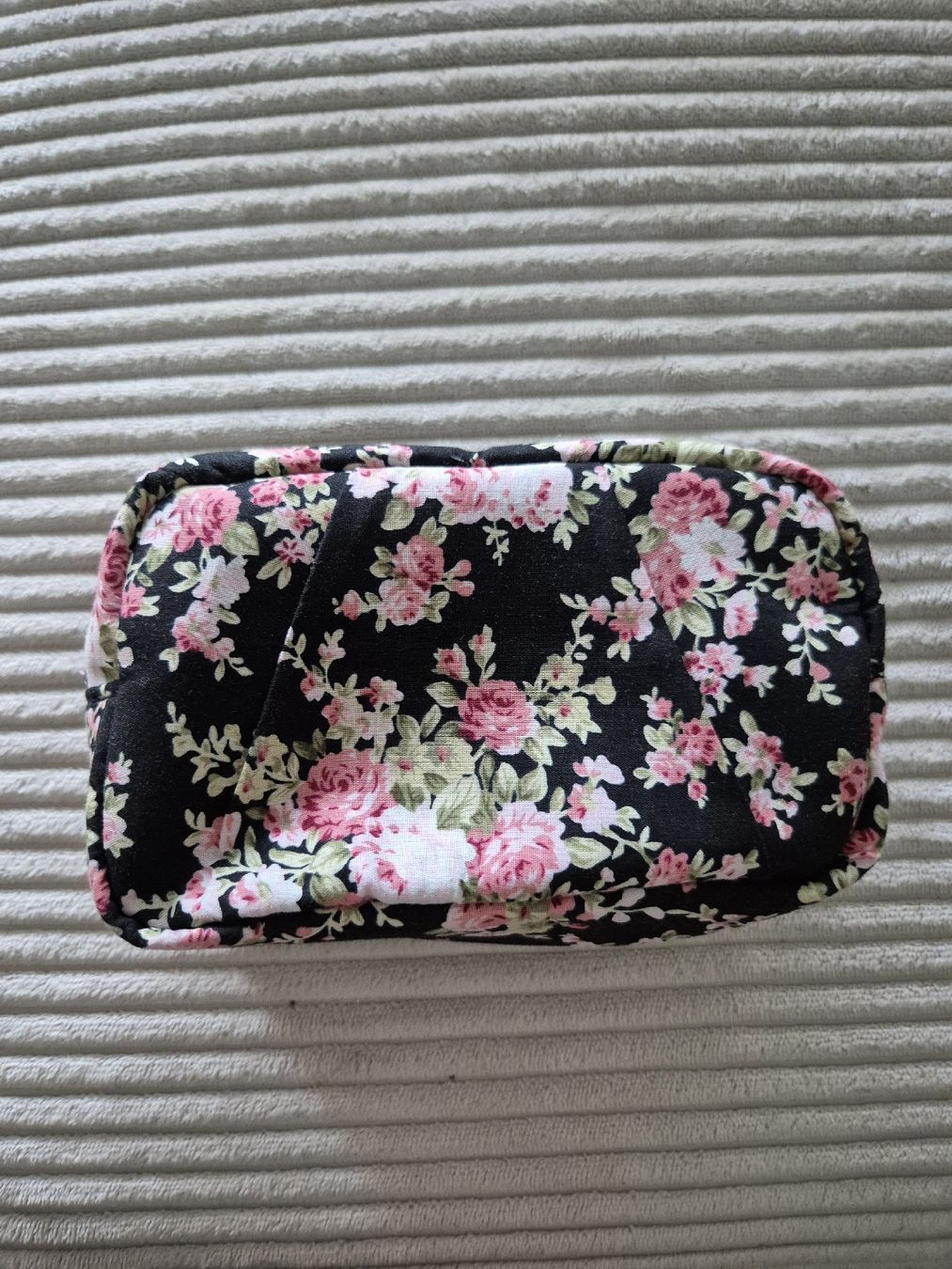 Trousses de maquillage: schöne Kosmetiktasche – Neuf (Voir description) à Kehrsatz par flu_2lhj
