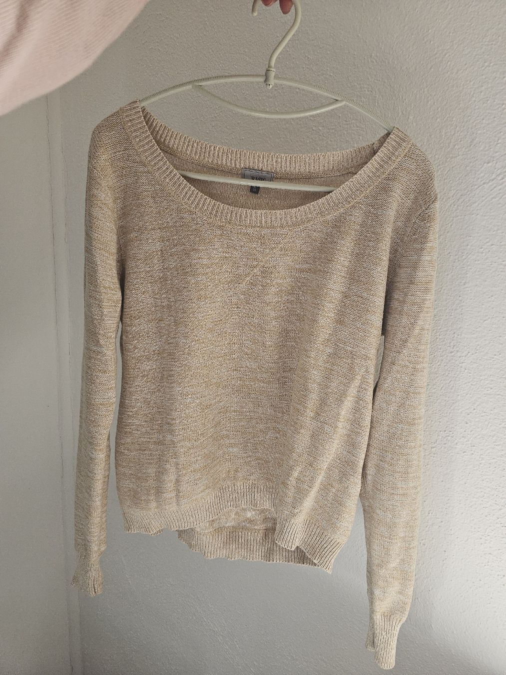 Maglioni & Felpe: Pull BASIC, taille M, couleur crème et beige – Usato da Sornetan venduto da T.a333