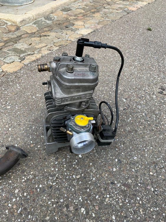 Frizione Centrifuga Per Go Kart E Mini Bike - Alesaggio 3/4", 12 Denti, Catena #35, Per Motori 6.5HP