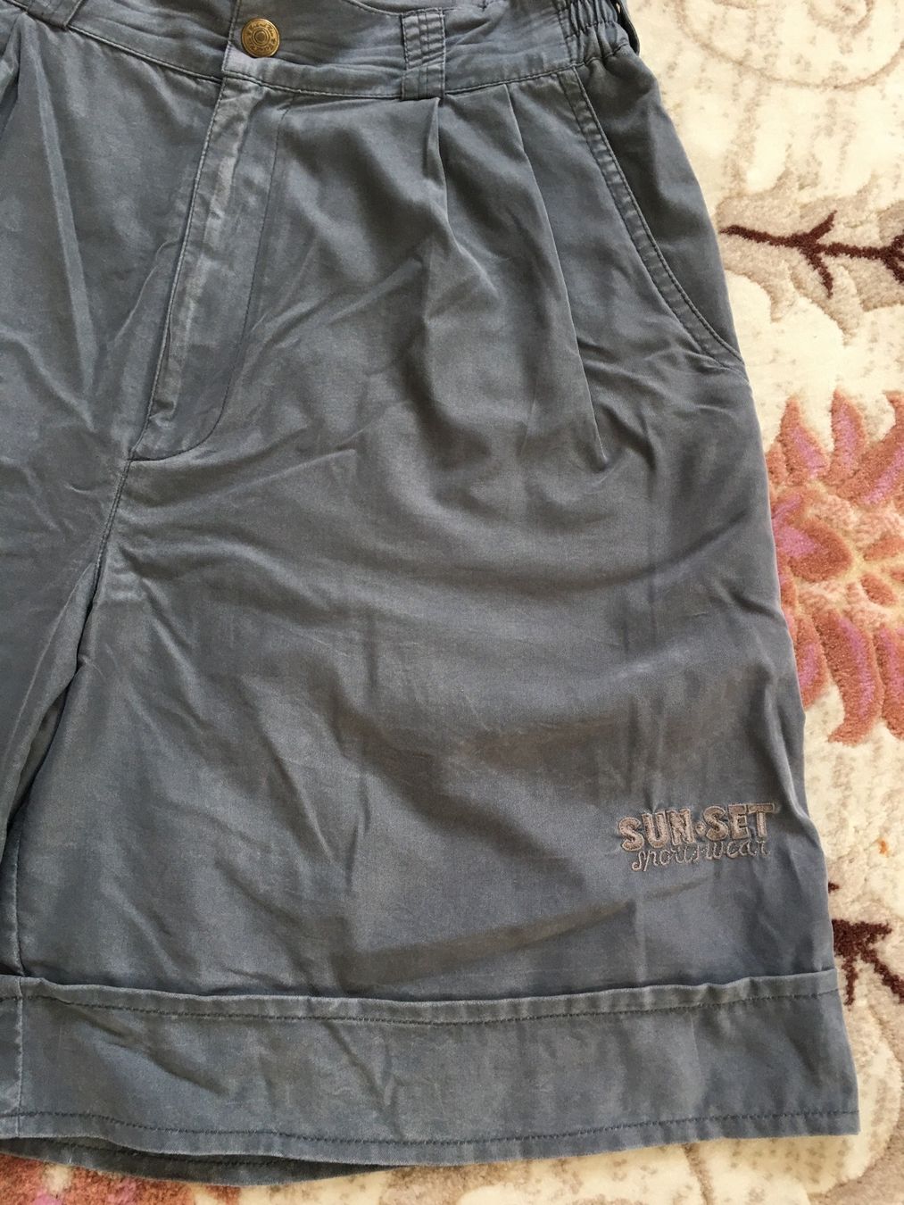 Pantaloni: Shorts Sommer leichte Hose Gr M – Usato da Grenchen venduto da Tirana 1